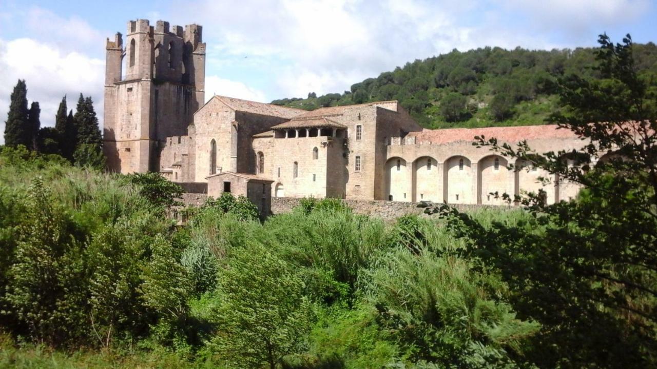 Maison De Caractere Face A L Abbaye De Lagrasse Villa Exteriör bild